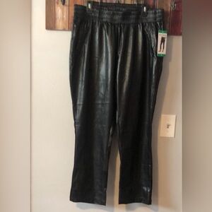 NWT DKNY Jeans Faux Leather Pant | Black
